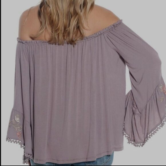 C+J collection off shoulder bell sleeve blouse - Picture 5 of 11